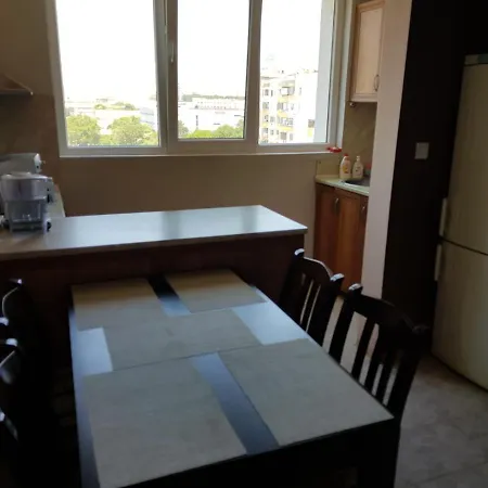 Apartment Vazrajdane Bl. 2 *