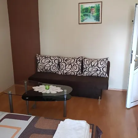 Apartment Vazrajdane Bl. 2 Burgas