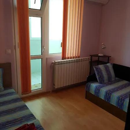 Apartment Vazrajdane Bl. 2