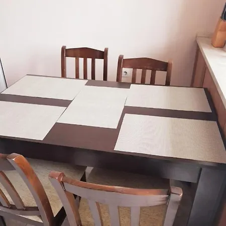Apartment Vazrajdane Bl. 2 *